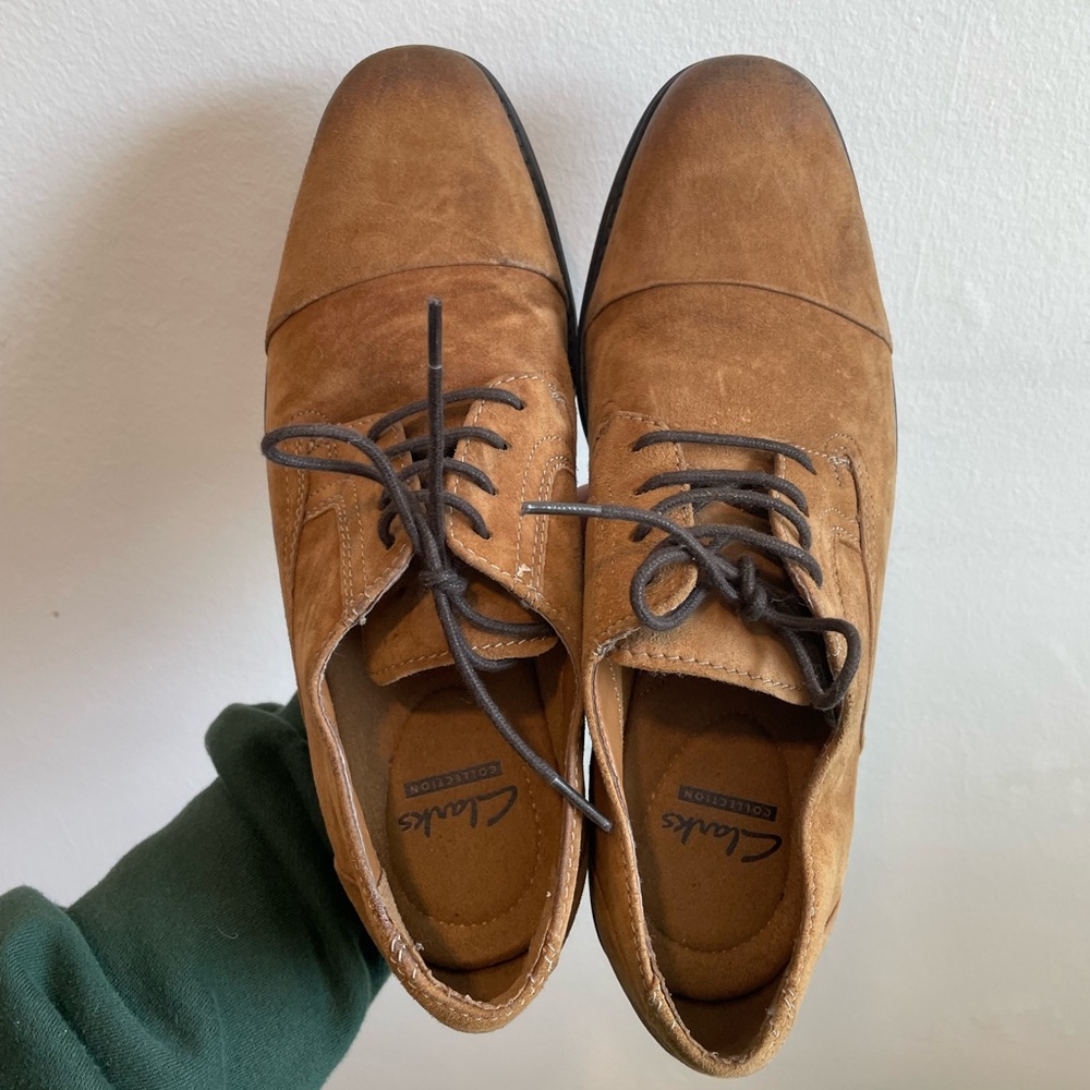 Clark’s Mens Suede Chestnut Oxfords